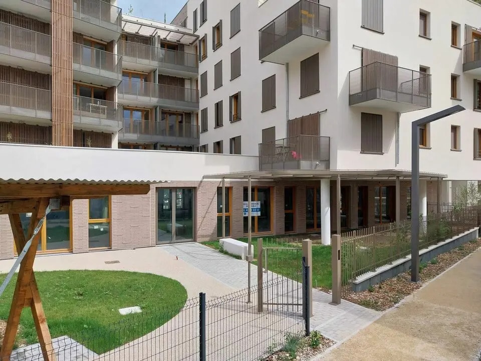 Office in Nanterre for sale Building Photo- Image 1 of 4