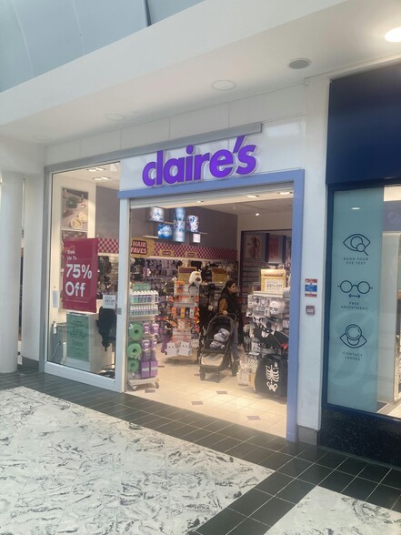 Clyde Shopping Centre, Clydebank to rent - Building Photo - Image 3 of 4