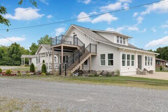 157 Old Shackle Island Rd, Hendersonville, TN for sale Building Photo- Image 1 of 53