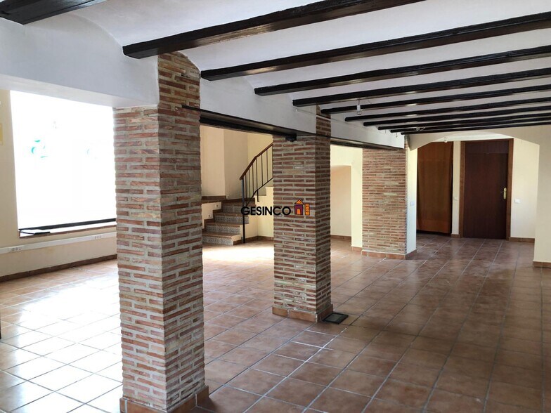 Retail in Ontinyent, Valencia to rent - Building Photo - Image 3 of 8