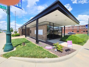 300 N Main St, Jacksonville, IL for sale Building Photo- Image 1 of 1