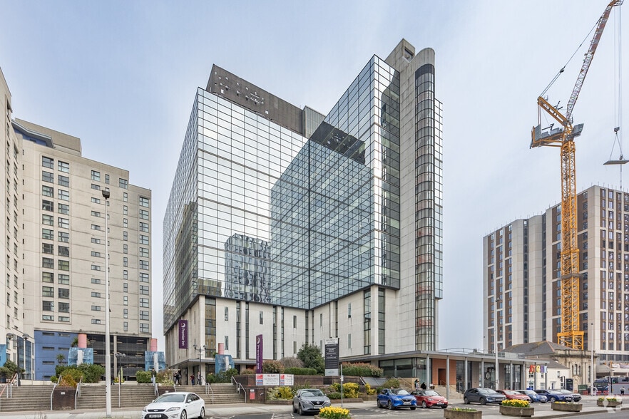 Churchill Way, Cardiff to rent - Primary Photo - Image 1 of 4