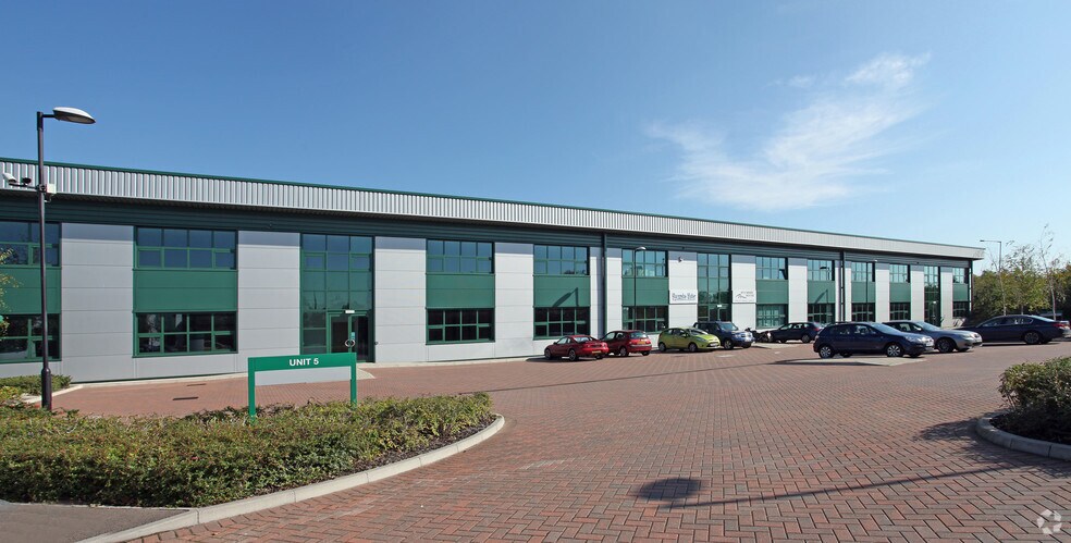 Coldharbour Way, Aylesbury for sale - Primary Photo - Image 1 of 1