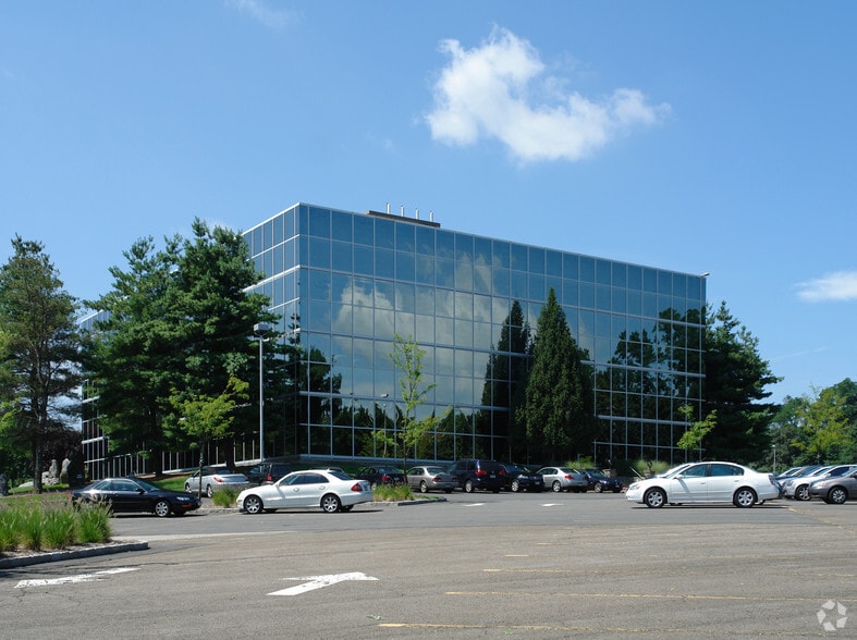 2500 Westchester Ave, Purchase, NY to rent - Building Photo - Image 3 of 18