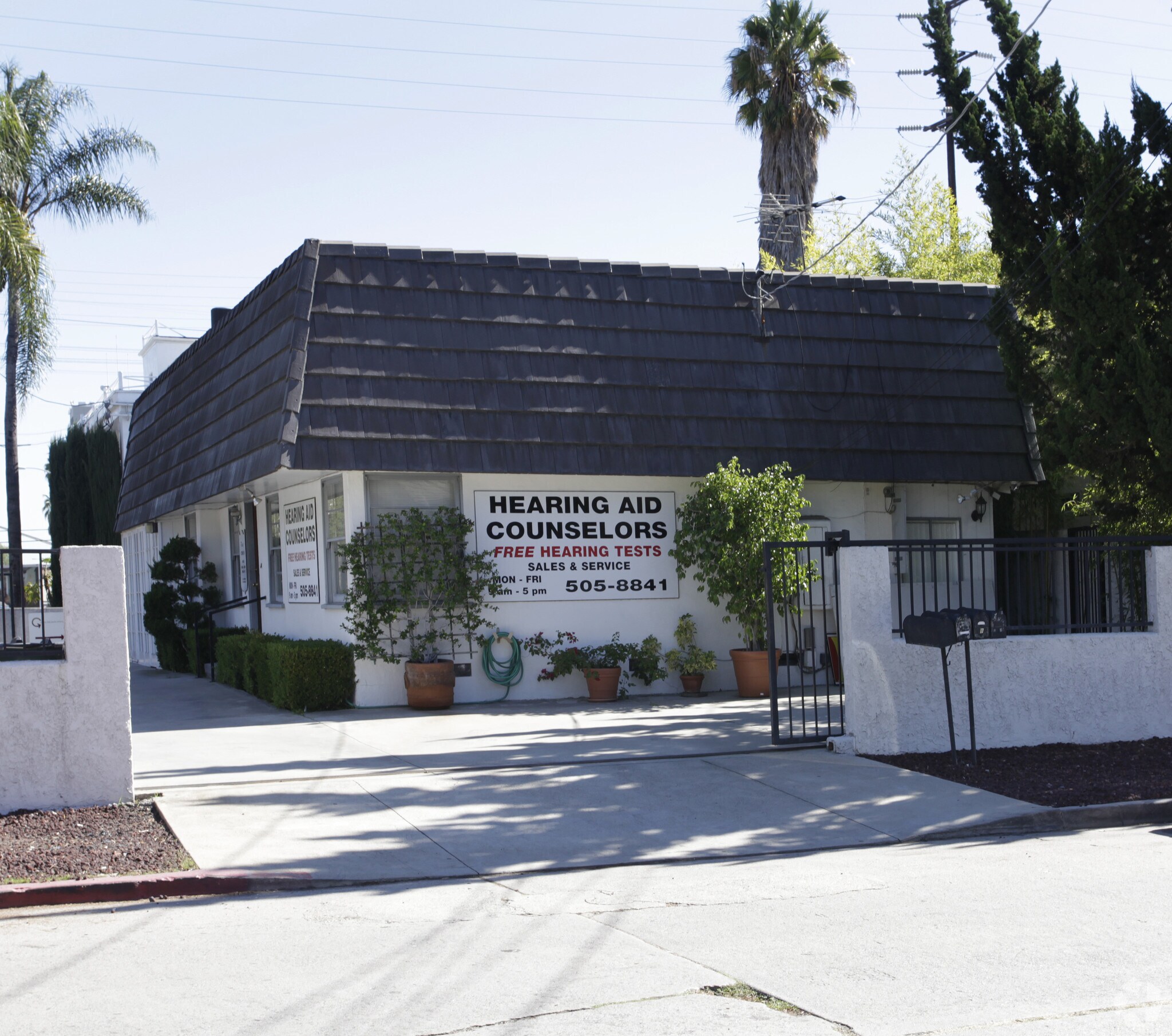 11008 Riverside Dr, North Hollywood, CA for sale Primary Photo- Image 1 of 1