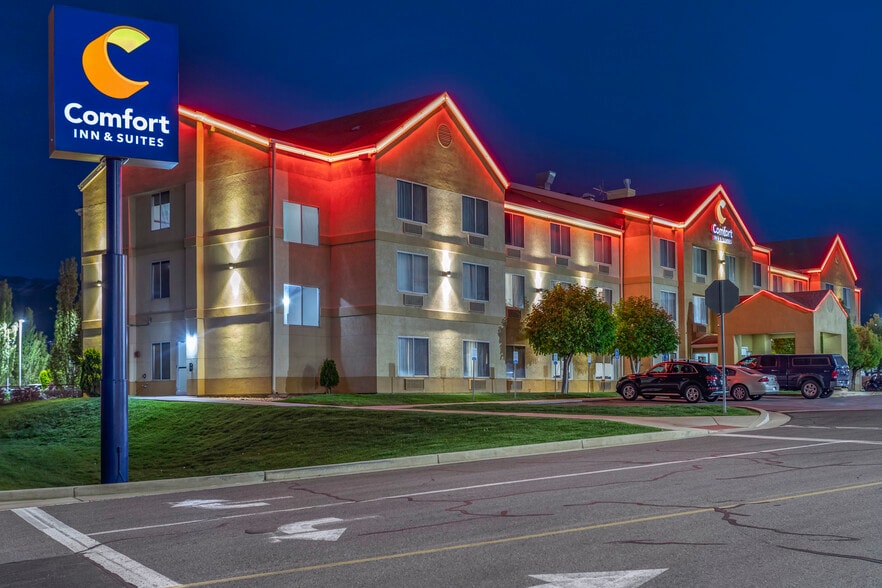 2437 S Wildcat Way, Woods Cross 84010