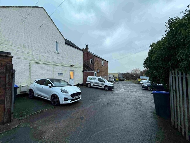 More details for 34 Church St, Uttoxeter - Office to Rent