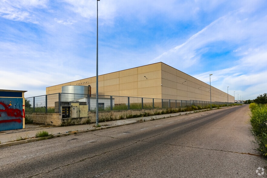 Industrial in Parla, Madrid to rent - Building Photo - Image 2 of 3