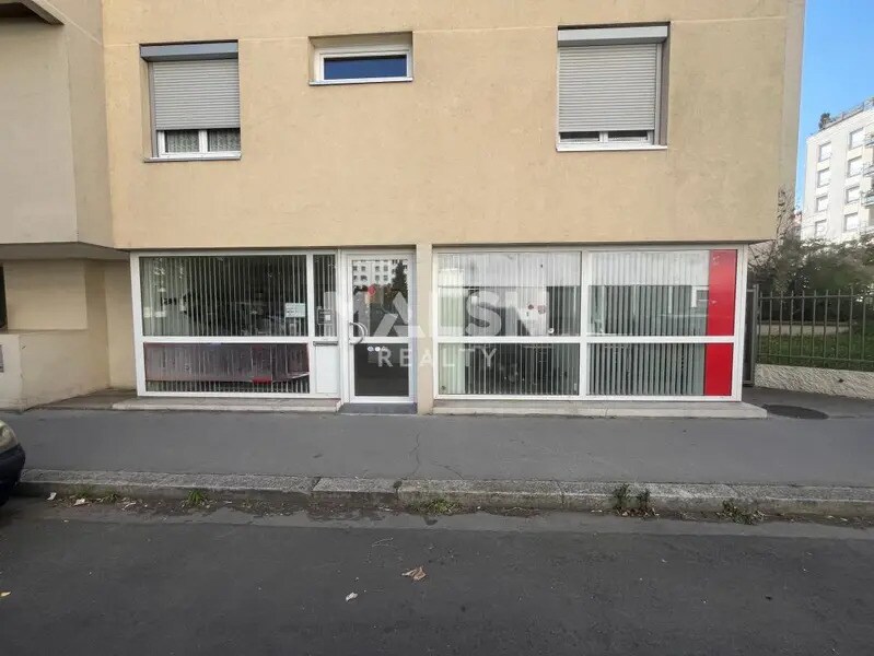 Retail in Lyon for sale Building Photo- Image 1 of 8