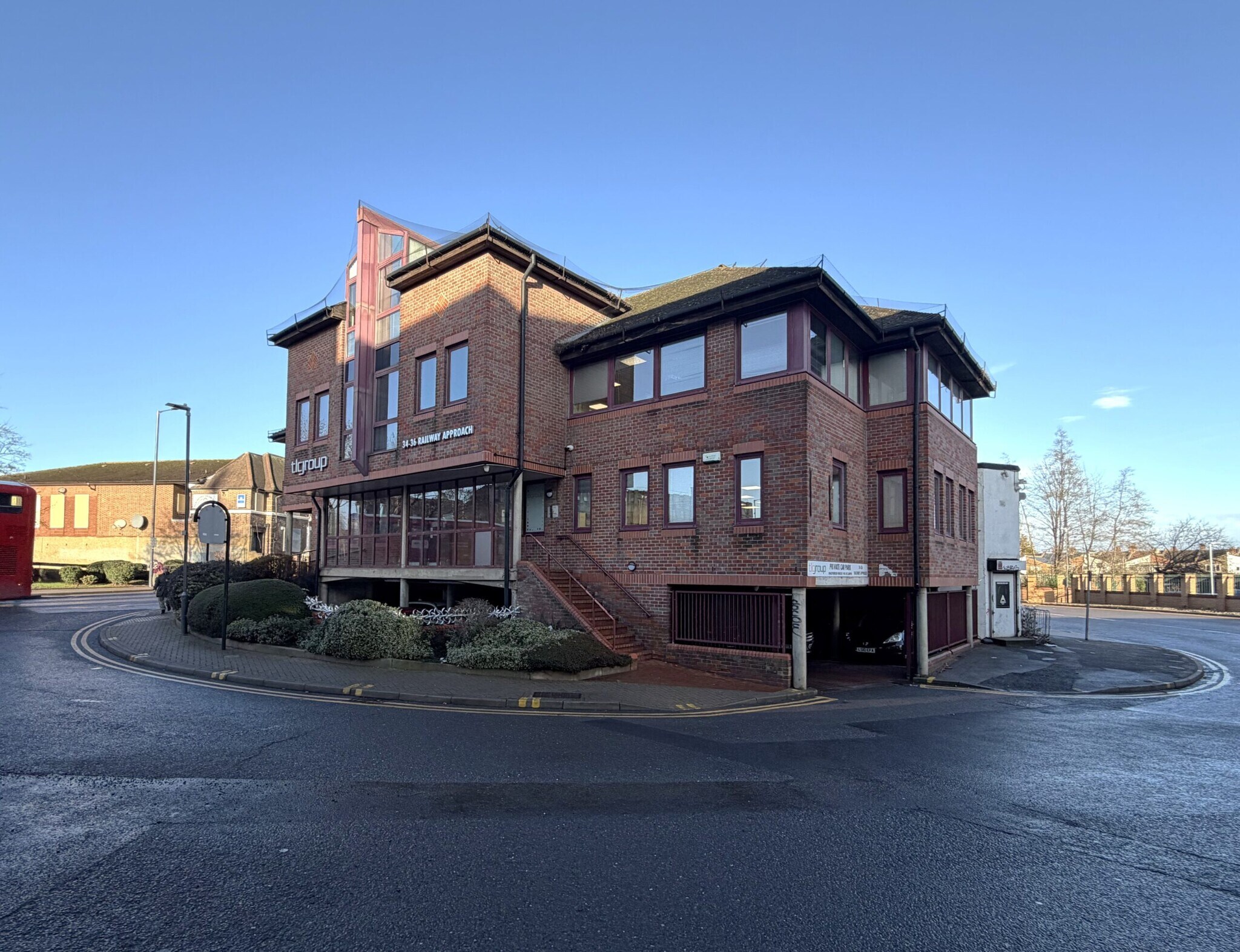 34-36 Railway Approach, Harrow for sale Primary Photo- Image 1 of 14