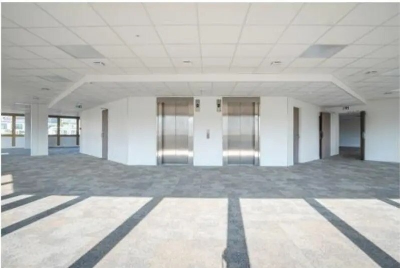 Office in Levallois-Perret to rent Interior Photo- Image 1 of 8