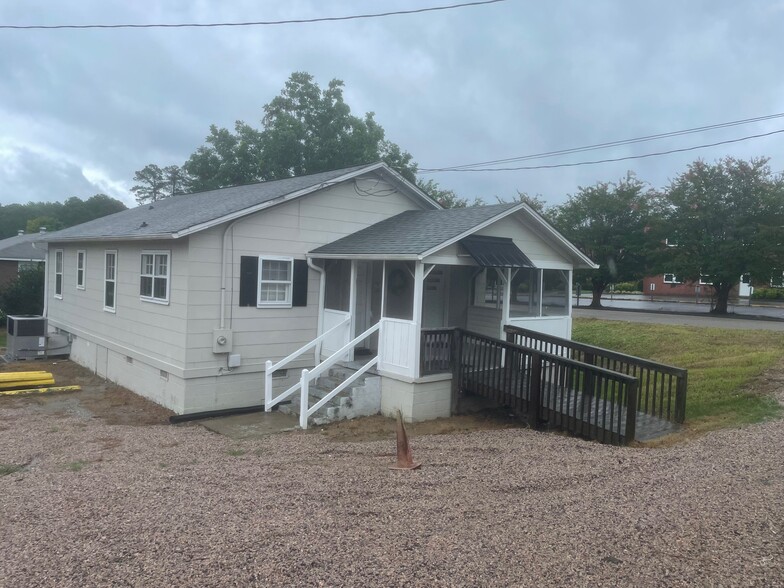 105 Pulley St, Rolesville, NC for rent - Primary Photo - Image 1 of 8