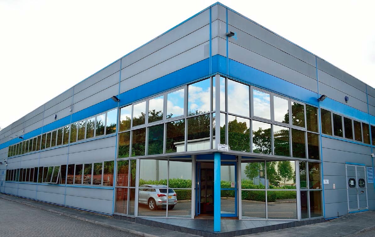 4 Tanners Dr, Milton Keynes for sale Primary Photo- Image 1 of 1