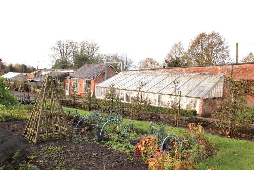 Sugnall Walled Garden, Eccleshall to rent - Primary Photo - Image 1 of 7