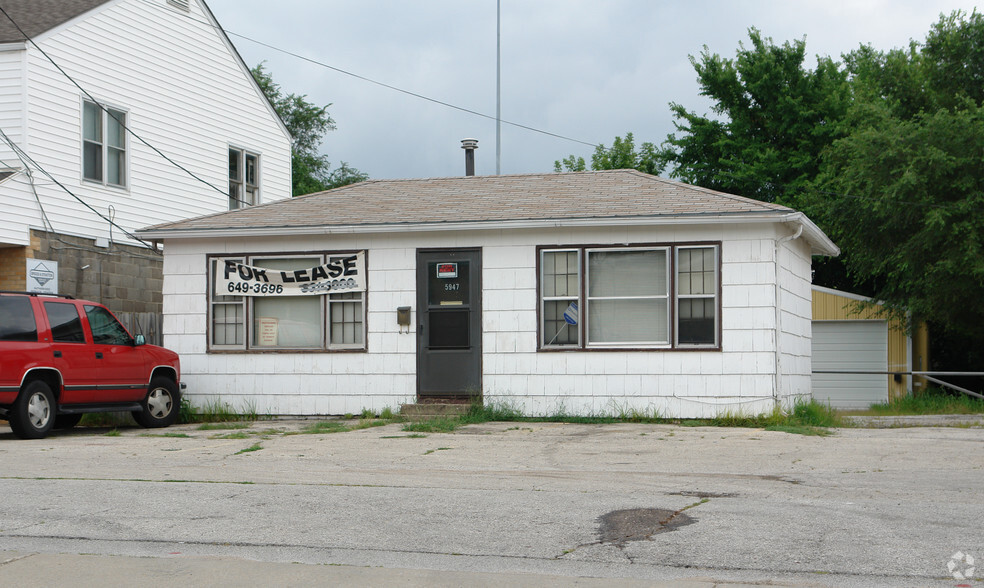 5947 Merriam Dr, Merriam, KS for sale - Building Photo - Image 1 of 1