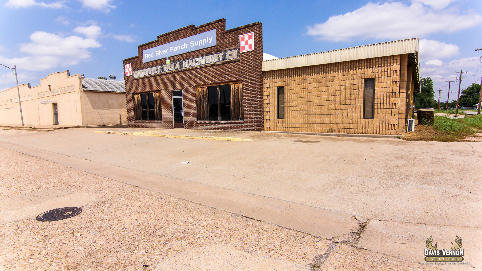 1331 Cumberland St, Vernon, TX for sale Primary Photo- Image 1 of 47