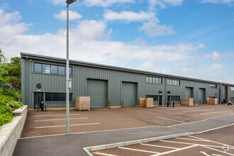 Park Ln, Corsham for rent Building Photo- Image 1 of 5