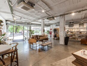 Retail in Sant Cugat del Vallès, Barcelona to rent Interior Photo- Image 2 of 5