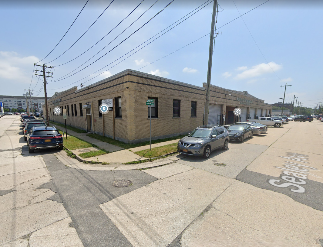 32 Intersection St, Hempstead, NY for rent Building Photo- Image 1 of 7