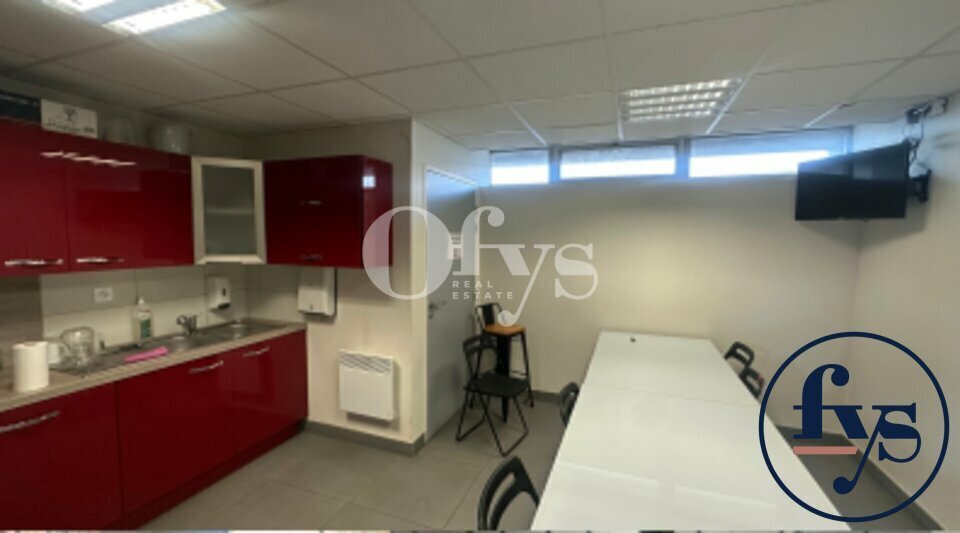 5 Rue Ampère, Chassieu to rent - Interior Photo - Image 2 of 9
