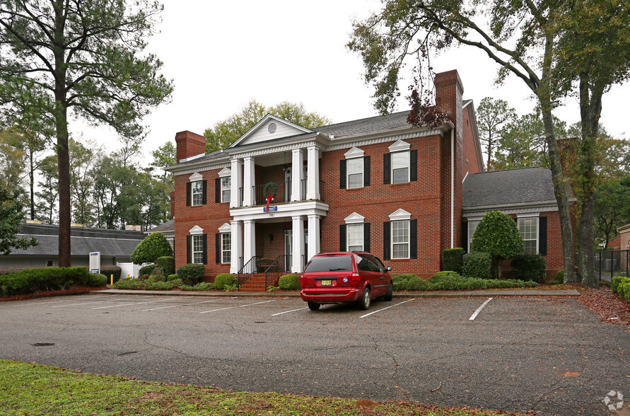 1921 Capital Cir NE, Tallahassee, FL for rent - Primary Photo - Image 2 of 4