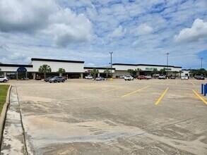 3210-3354 E FM 528 Rd, Friendswood, TX for rent Building Photo- Image 1 of 7