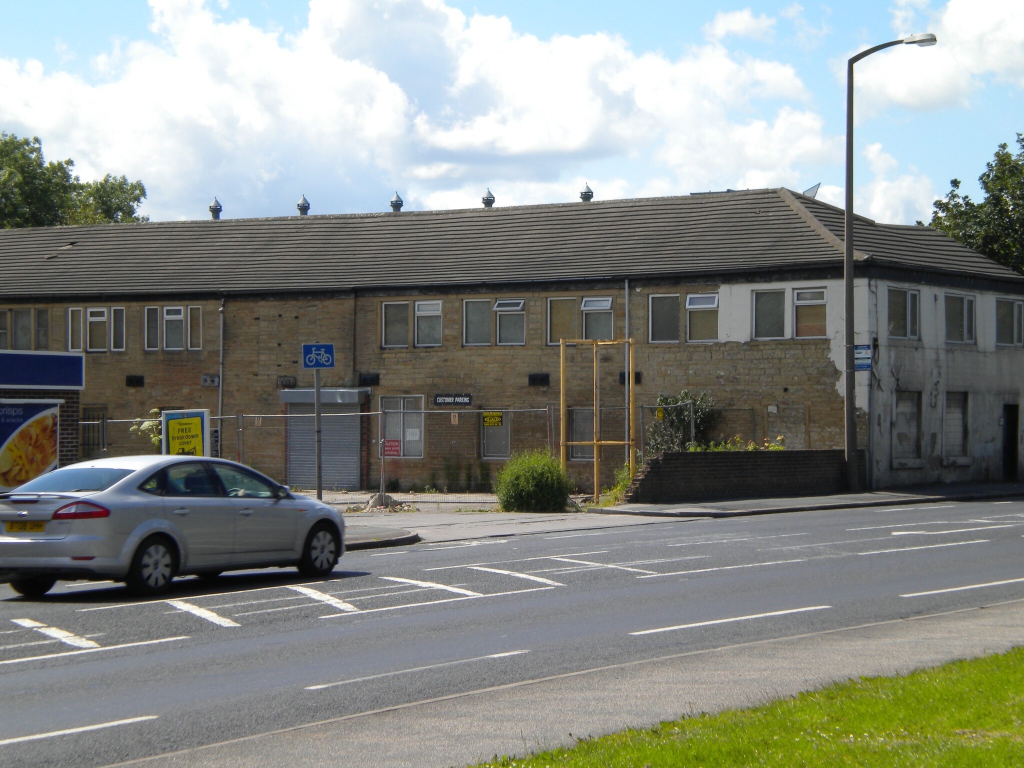 471 Kirkstall Rd, Leeds for sale Primary Photo- Image 1 of 1