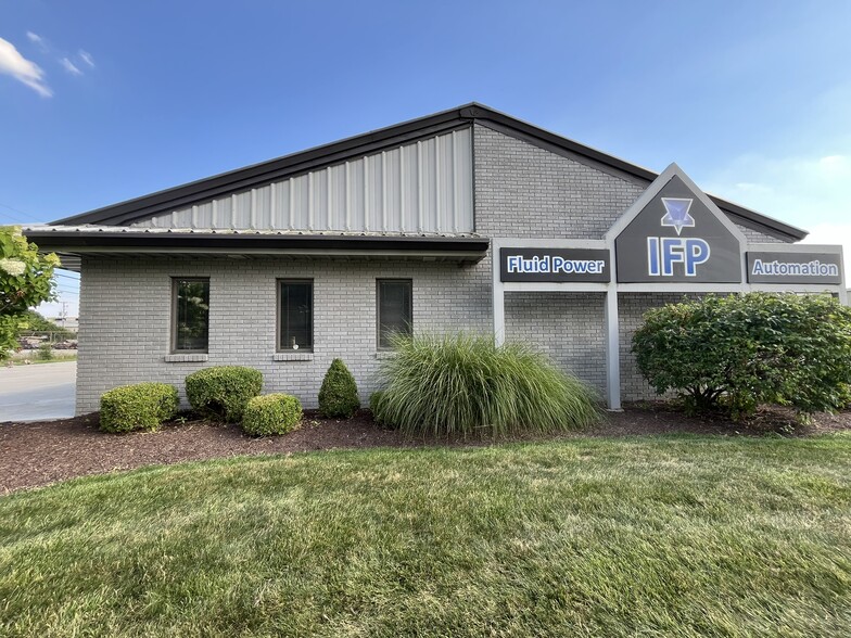 3911 Merchant Rd, Fort Wayne, IN for rent - Building Photo - Image 3 of 13