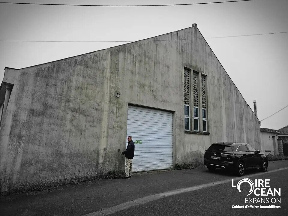 Light Industrial in Nantes for sale Building Photo- Image 1 of 5