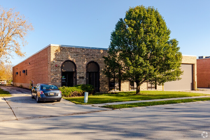 1340 Louis Ave, Elk Grove Village, IL for sale - Primary Photo - Image 1 of 1