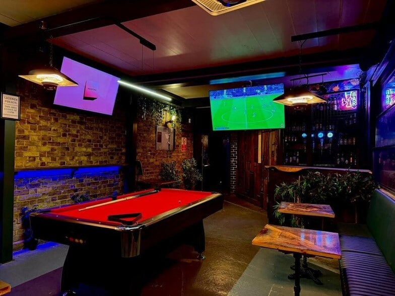 4 The Mall, London to rent - Building Photo - Image 3 of 11