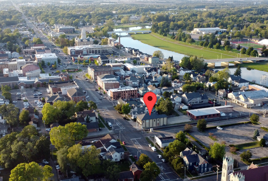 221-225 E Main St, Troy, OH for rent - Building Photo - Image 3 of 9