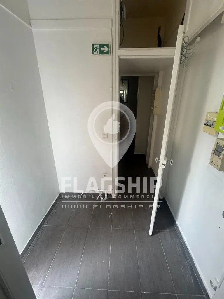 Retail in Malakoff to rent Building Photo- Image 1 of 10