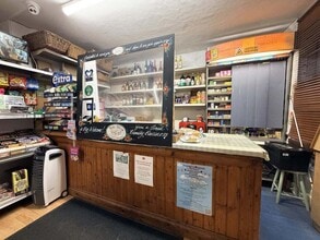 6 High St, Toft to rent Building Photo- Image 1 of 10