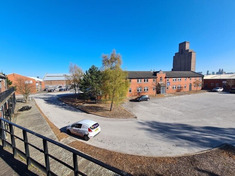 Shore Rd, Birkenhead to rent - Building Photo - Image 3 of 4