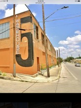 1333 Buena Vista St, San Antonio, TX for rent Building Photo- Image 1 of 14