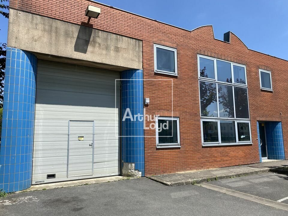 Light Industrial in Moissy-Cramayel for sale Building Photo- Image 1 of 6