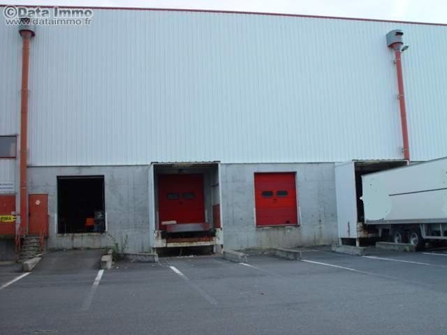 Industrial in Éragny to rent - Building Photo - Image 2 of 15