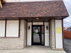 136 E Oak St, Juneau, WI for rent Building Photo- Image 1 of 28