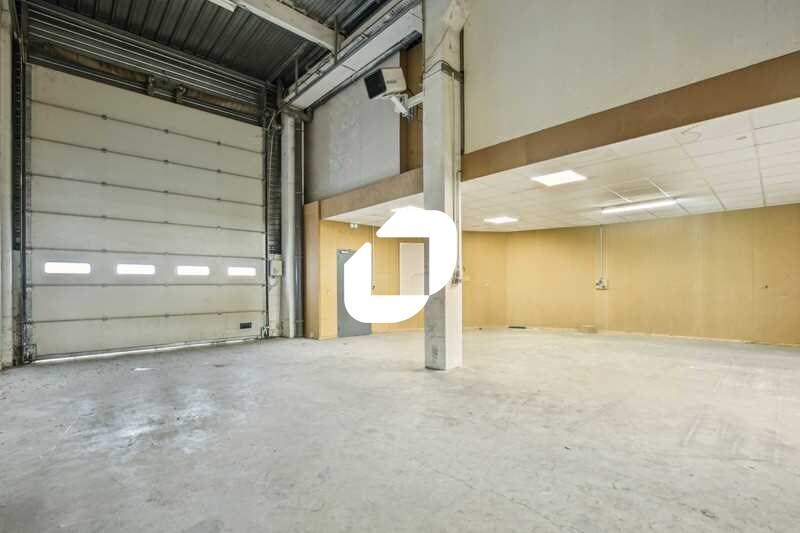 Light Industrial in Épinay-sur-Seine to rent - Interior Photo - Image 2 of 13