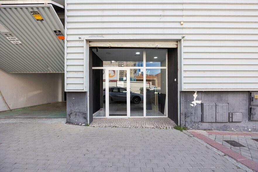 Industrial in Madrid, Madrid to rent - Building Photo - Image 3 of 4