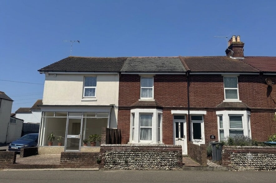 129 East St, Littlehampton for sale - Primary Photo - Image 1 of 4