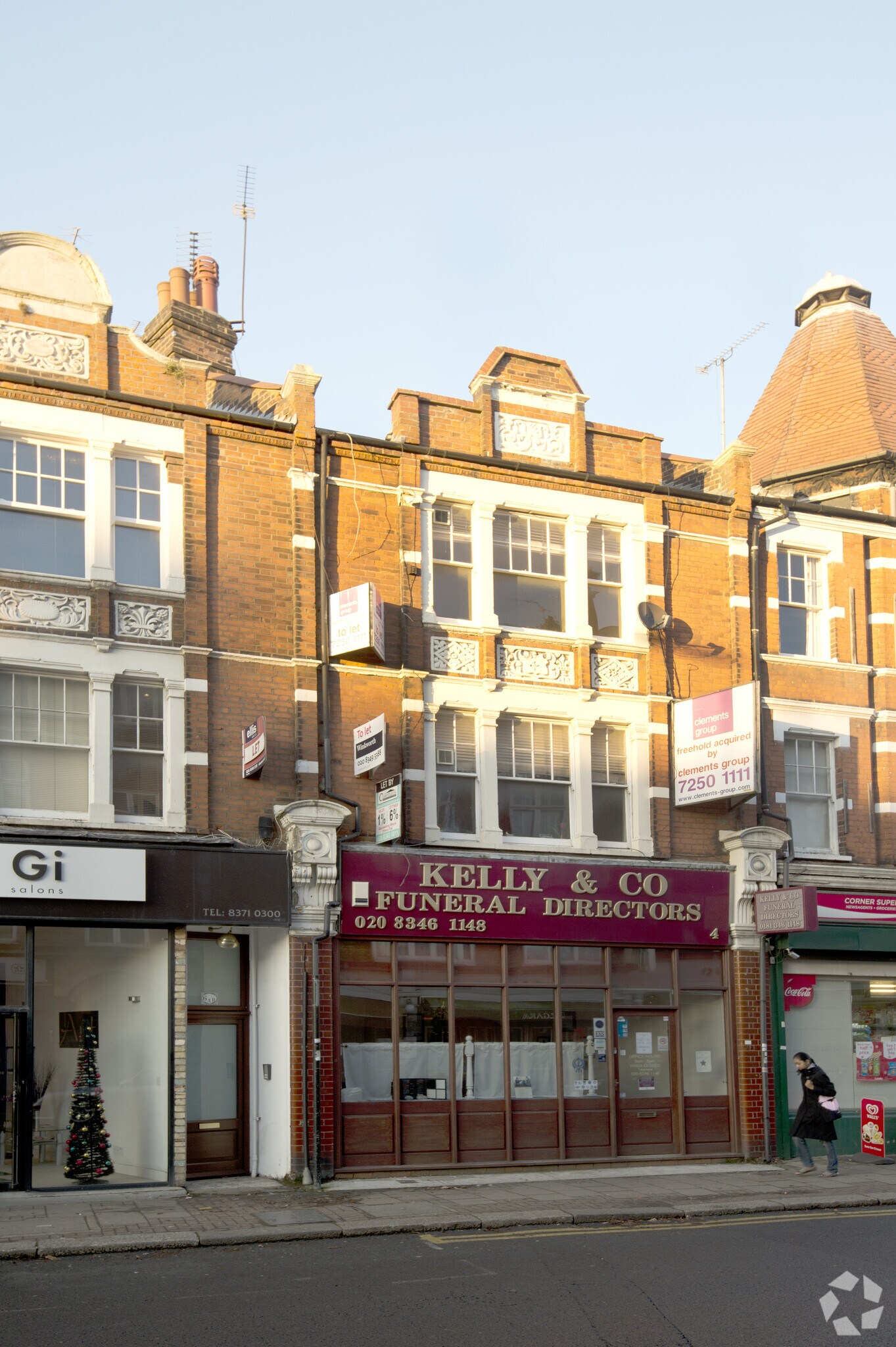 4 Hendon Ln, London for sale Primary Photo- Image 1 of 1