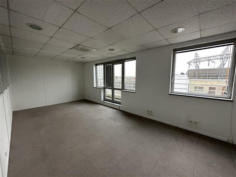 Office in Chevilly-Larue to rent - Interior Photo - Image 3 of 5
