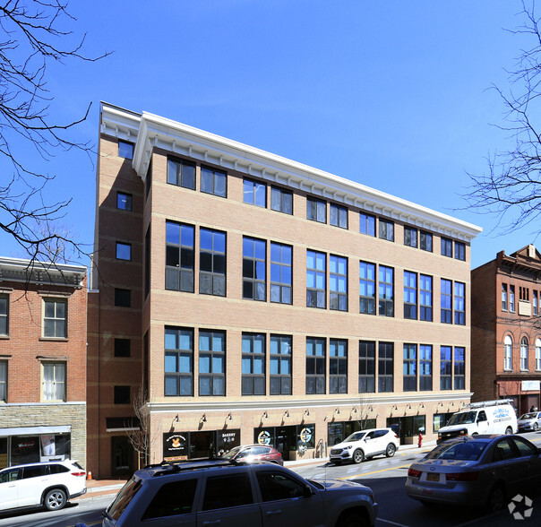 922 Main St, Peekskill, NY for rent - Primary Photo - Image 1 of 7