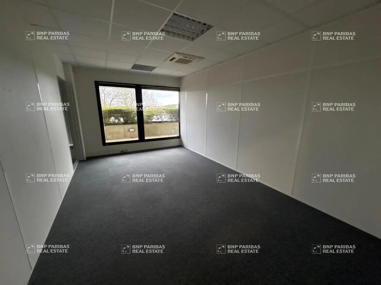 Office in Saint-Herblain to rent - Building Photo - Image 2 of 14