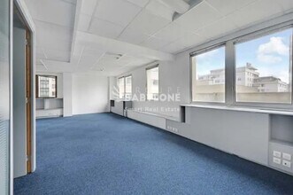 40 Boulevard Henri Sellier, Suresnes to rent Interior Photo- Image 1 of 3
