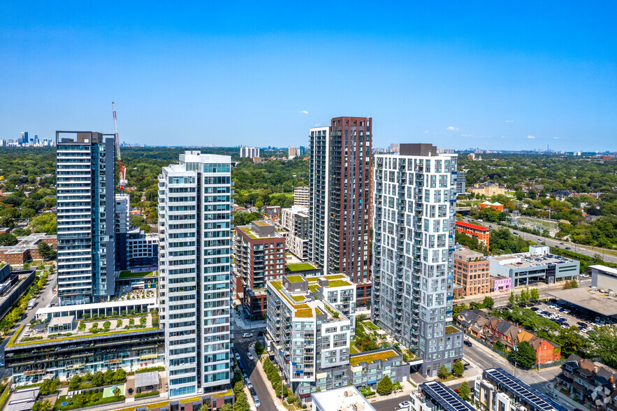 674 Dundas St E, Toronto, ON for rent - Aerial - Image 3 of 4