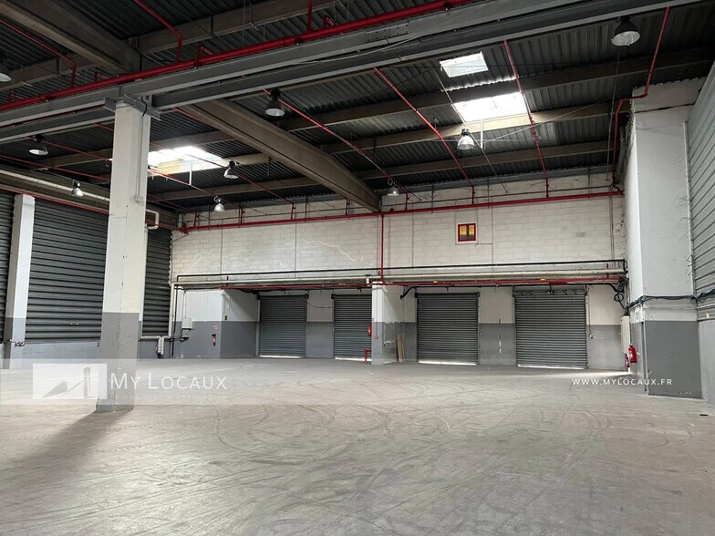 Route Principale Du Port, Gennevilliers to rent - Interior Photo - Image 3 of 4