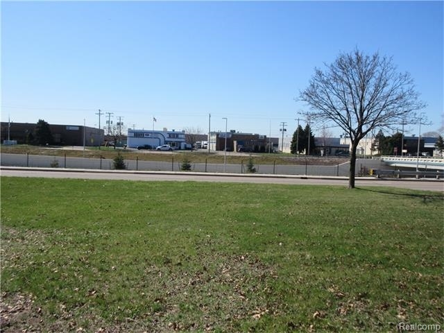 31850 Schoolcraft Rd, Livonia, MI for sale - Primary Photo - Image 1 of 8